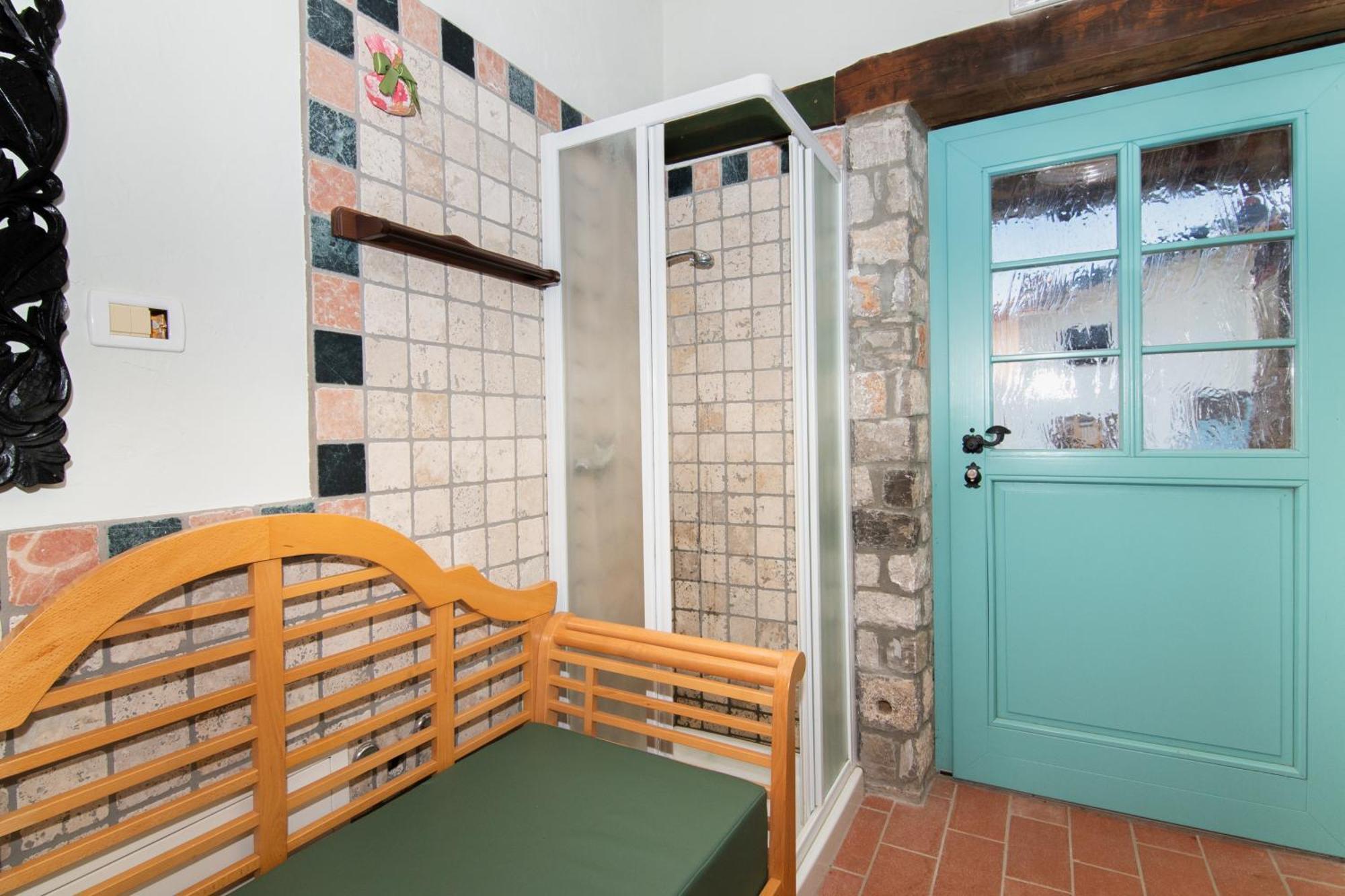 Apartments Valentinus 1800 Sezana Exterior photo