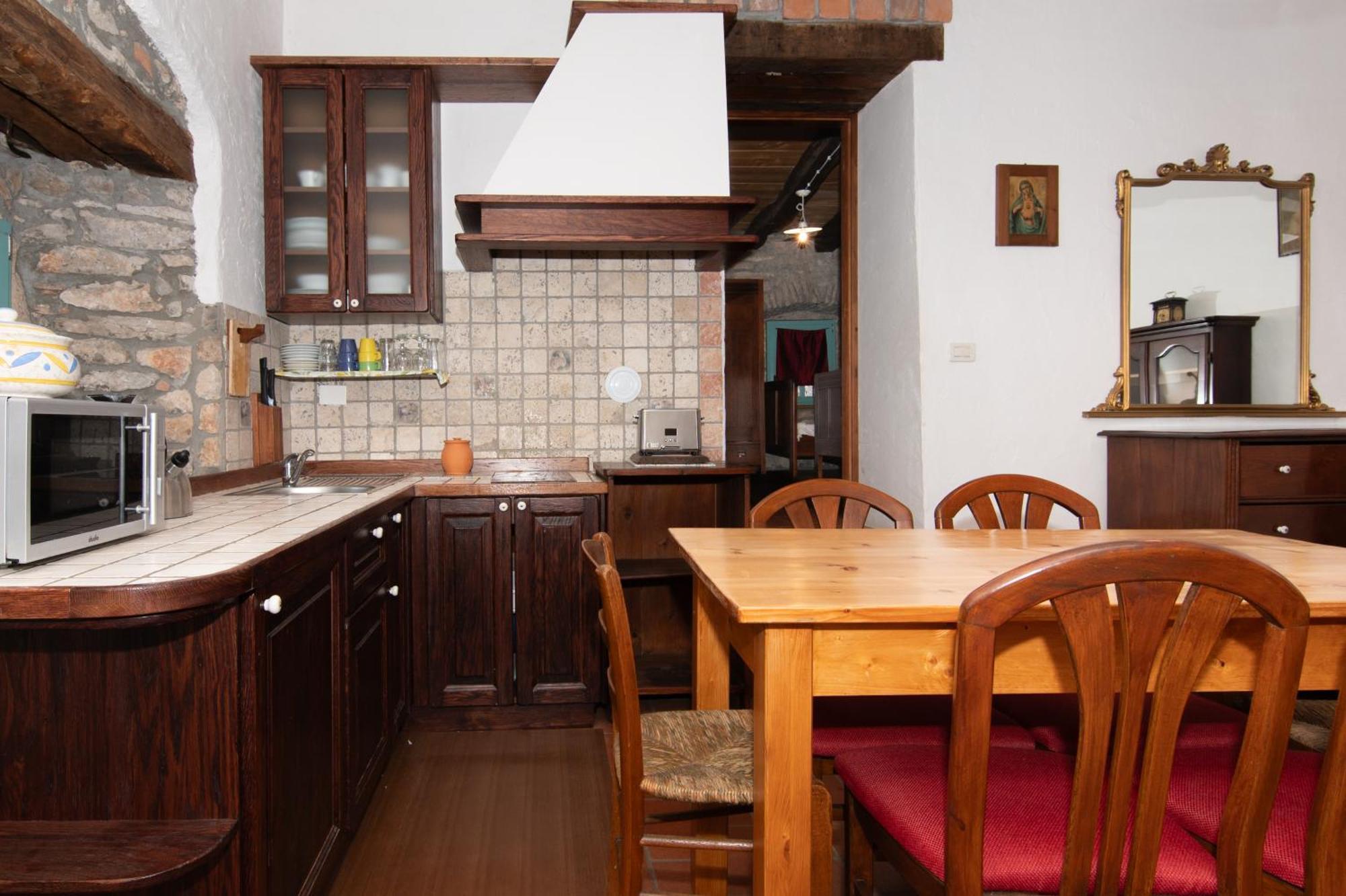 Apartments Valentinus 1800 Sezana Exterior photo